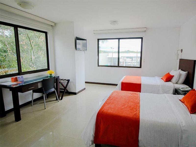 Hotel Pinares Plaza Pereira Exterior foto