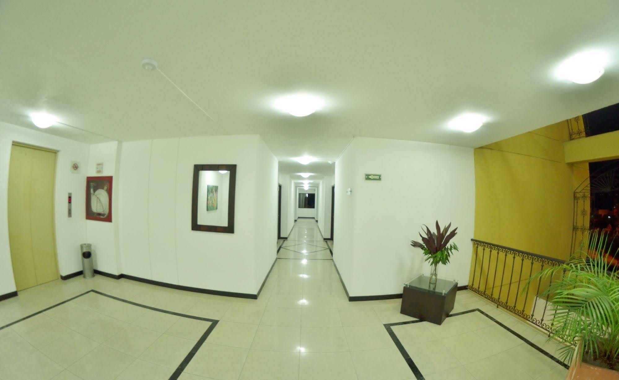 Hotel Pinares Plaza Pereira Exterior foto
