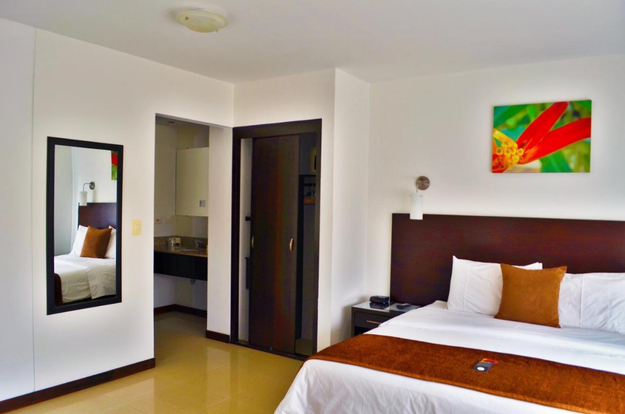 Hotel Pinares Plaza Pereira Zimmer foto